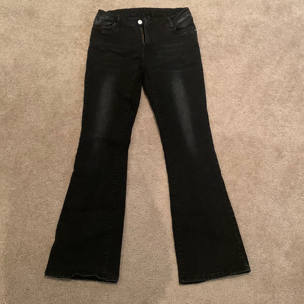 Mid-rise flared jeans